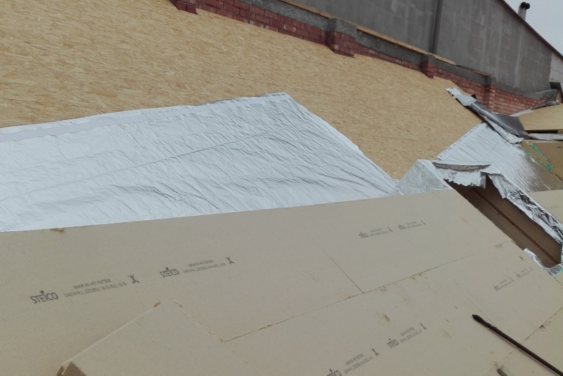 8. Nadkrokvová tepelná izolácia STEICO Príbeh strechy - Prešov Príbeh strechy - Prešov